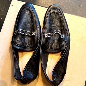 Zara size 6 black leather loafer
